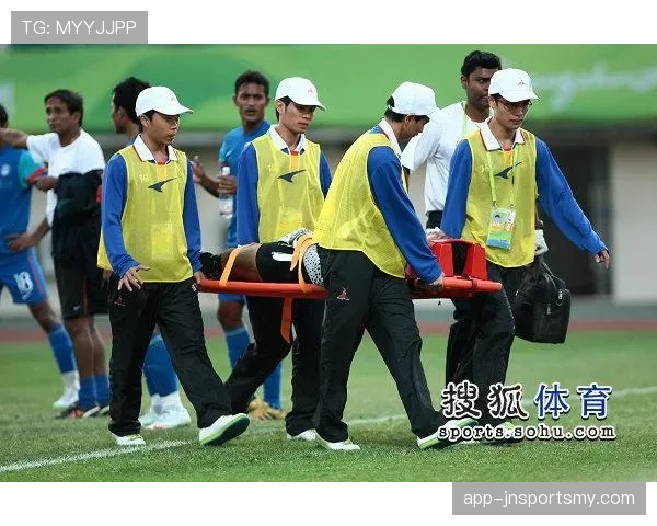 担架入场规则详解：何时允许裁判暂停比赛申请？