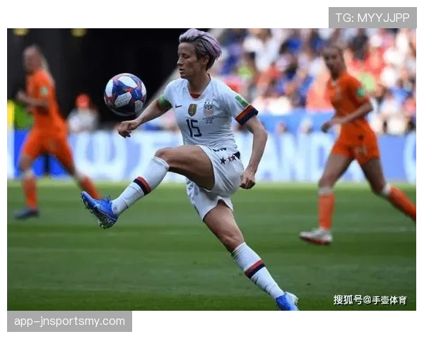 拉皮诺退役后还在靠代言躺赚，这姐的商业价值比某些现役顶流还稳