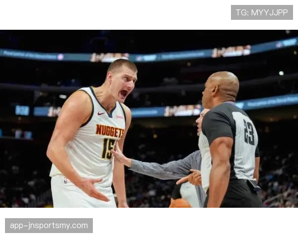 杰克逊挡拆制造错位压制约基奇，较上季三分上升