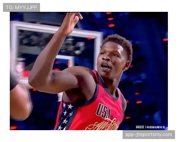 爱德华兹突破创造空位，拉开队内得分差距提升锋线威胁